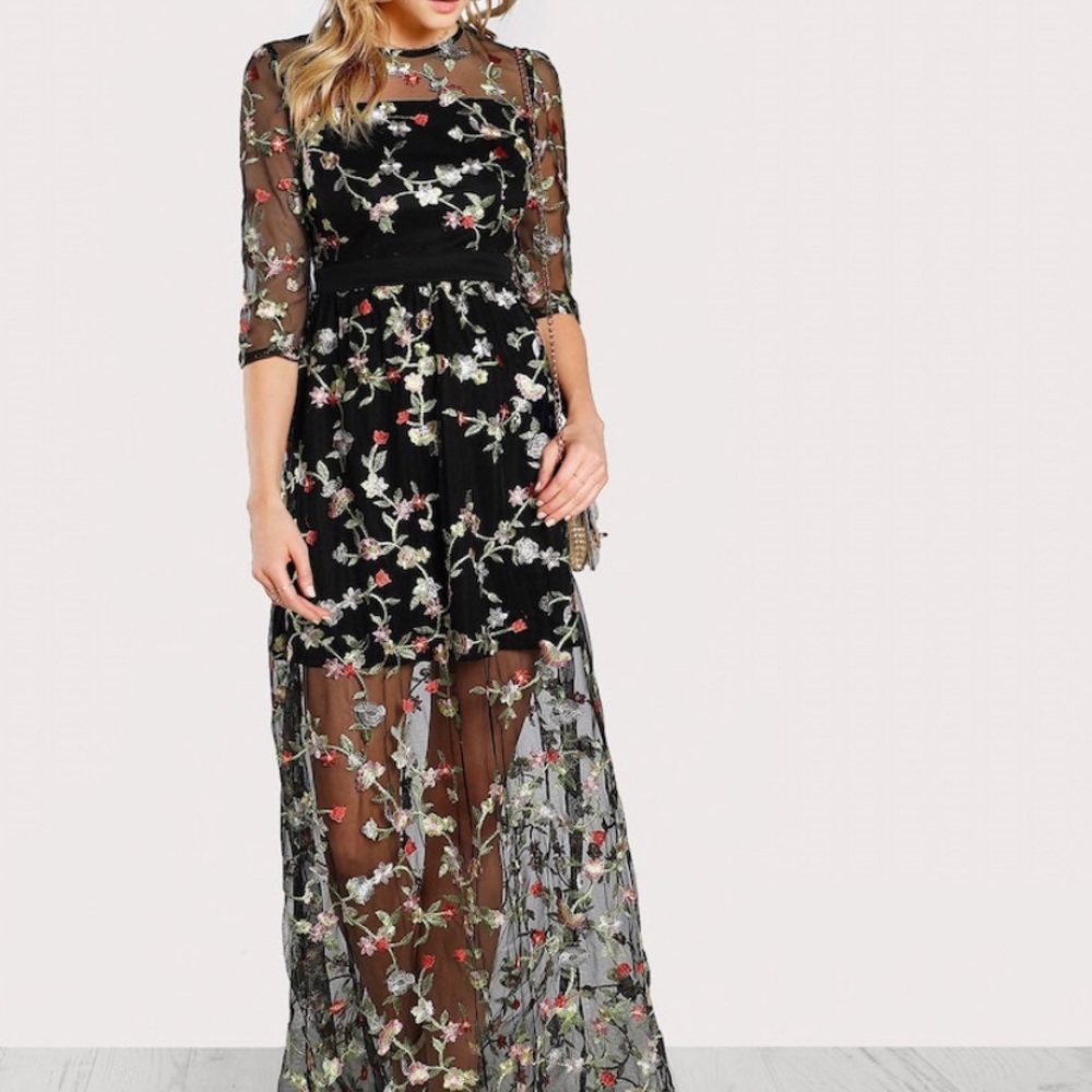 She in floral dress Size M